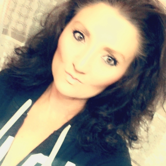 Meet your Posher, Amber - Picture 1 of 1